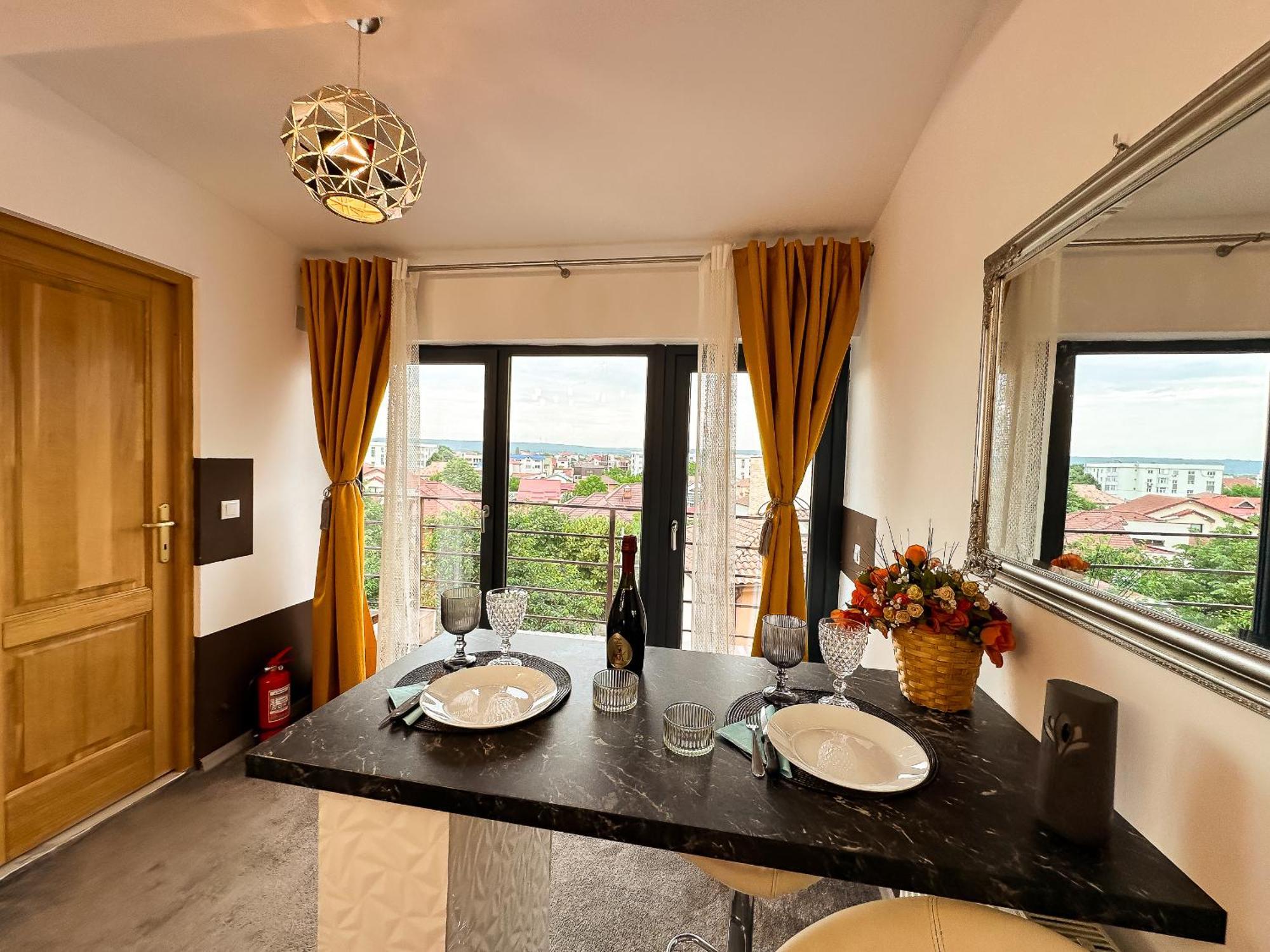 The Royal - Studio With Balcony & Panoramic View ไกรโอวา ภายนอก รูปภาพ