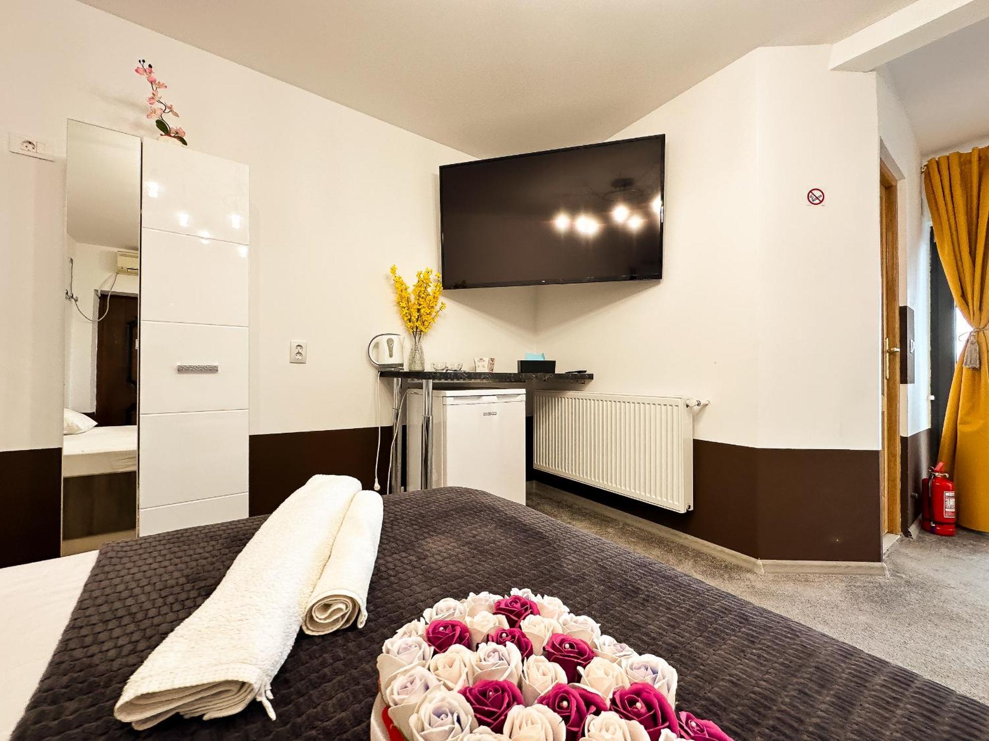The Royal - Studio With Balcony & Panoramic View ไกรโอวา ภายนอก รูปภาพ