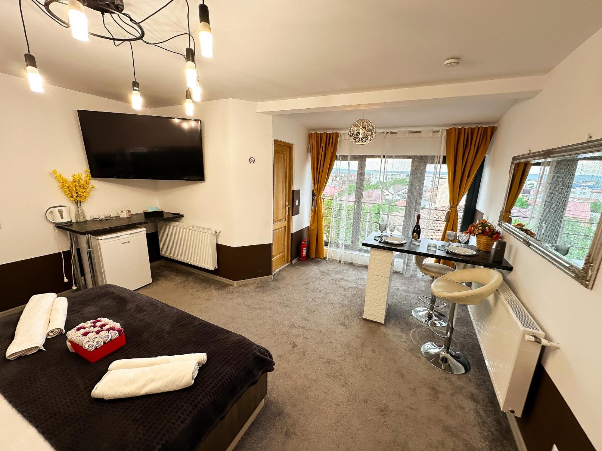 The Royal - Studio With Balcony & Panoramic View ไกรโอวา ภายนอก รูปภาพ